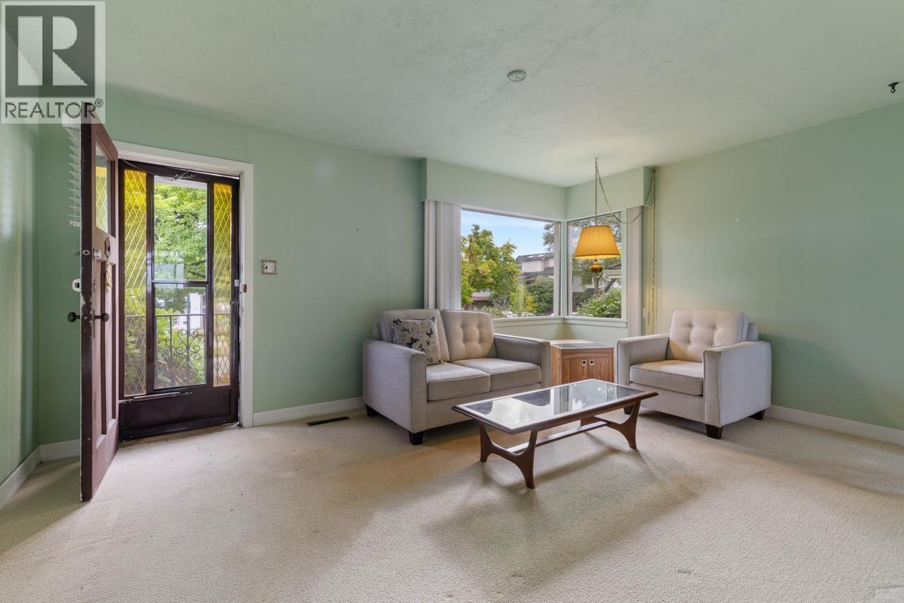 4805 Inverness Street, Vancouver, British Columbia  V5V 4X5 - Photo 5 - R3067513