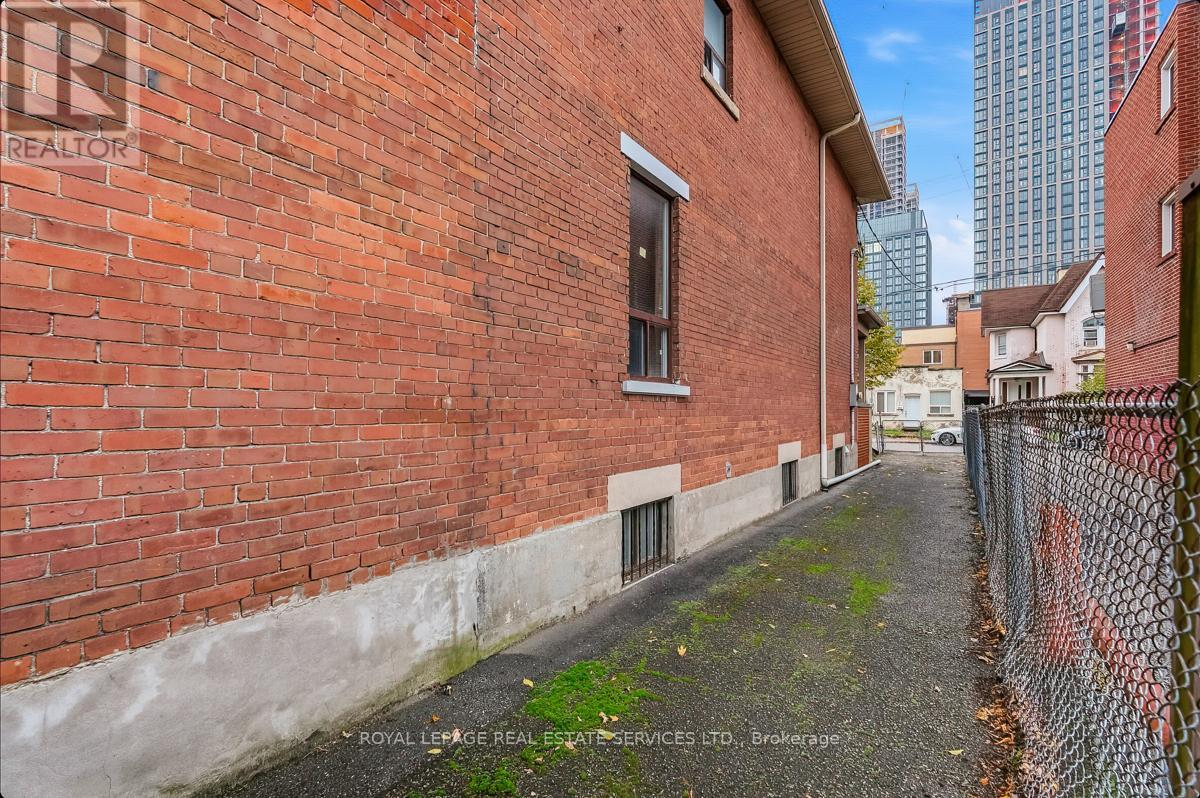 529 Gladstone Avenue, Toronto, Ontario  M6H 3J1 - Photo 39 - C12526854