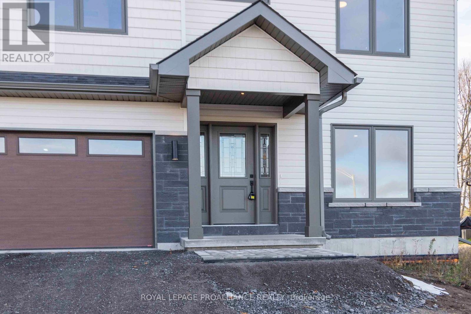 63 Meagan Lane, Quinte West, Ontario K0K 2C0 - Photo 2 - X12117525