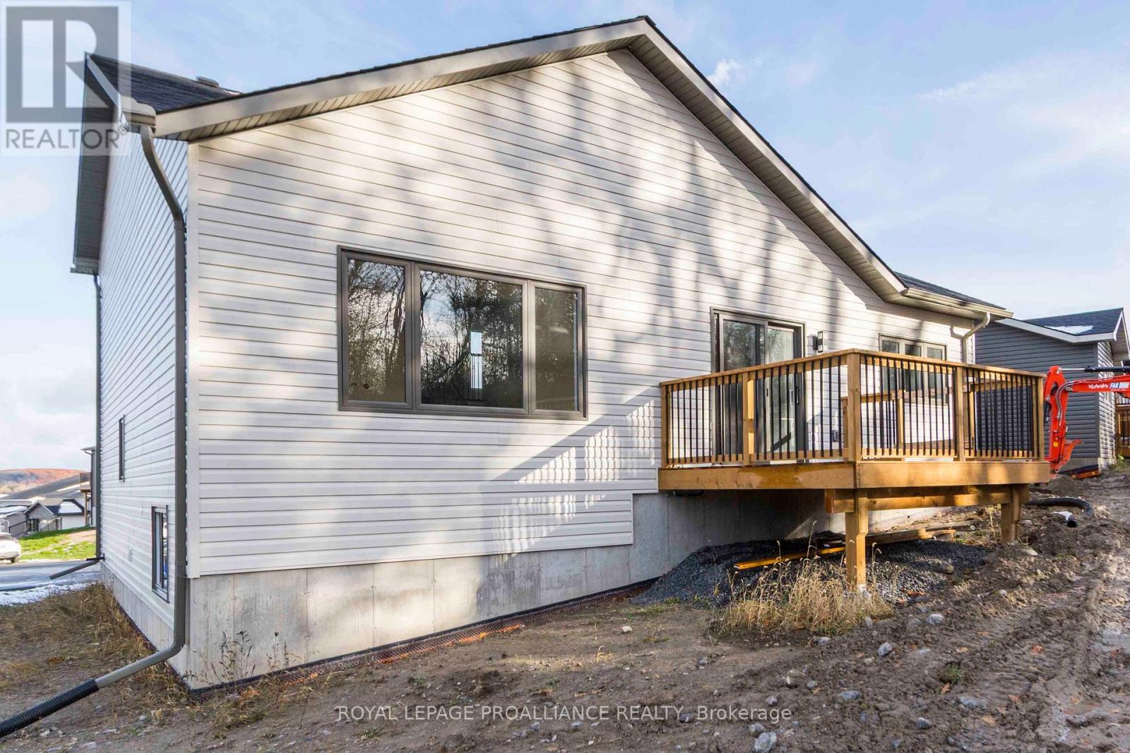 63 Meagan Lane, Quinte West, Ontario K0K 2C0 - Photo 21 - X12117525