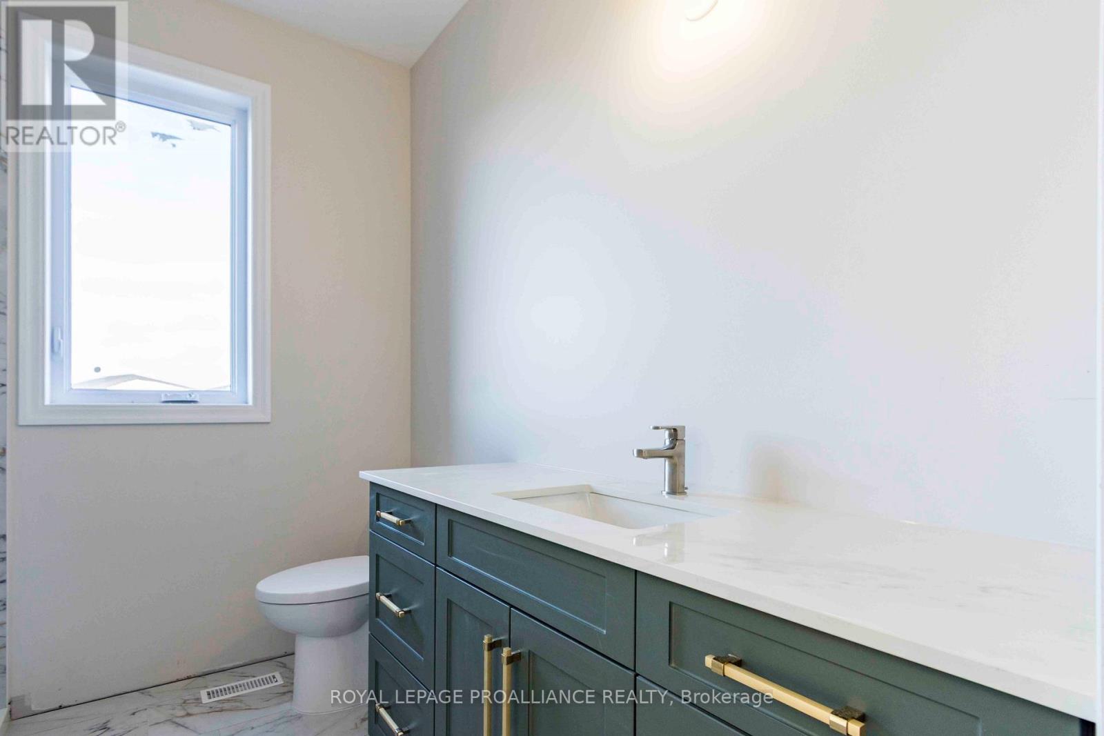 63 Meagan Lane, Quinte West, Ontario K0K 2C0 - Photo 13 - X12117525