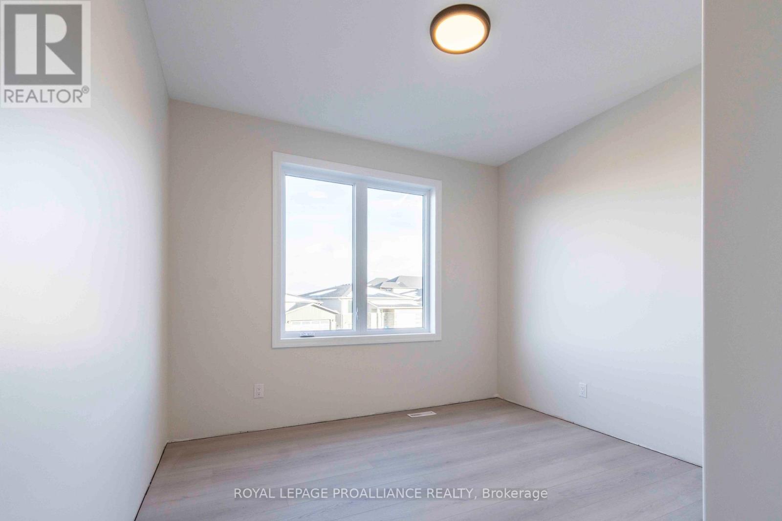 63 Meagan Lane, Quinte West, Ontario K0K 2C0 - Photo 15 - X12117525