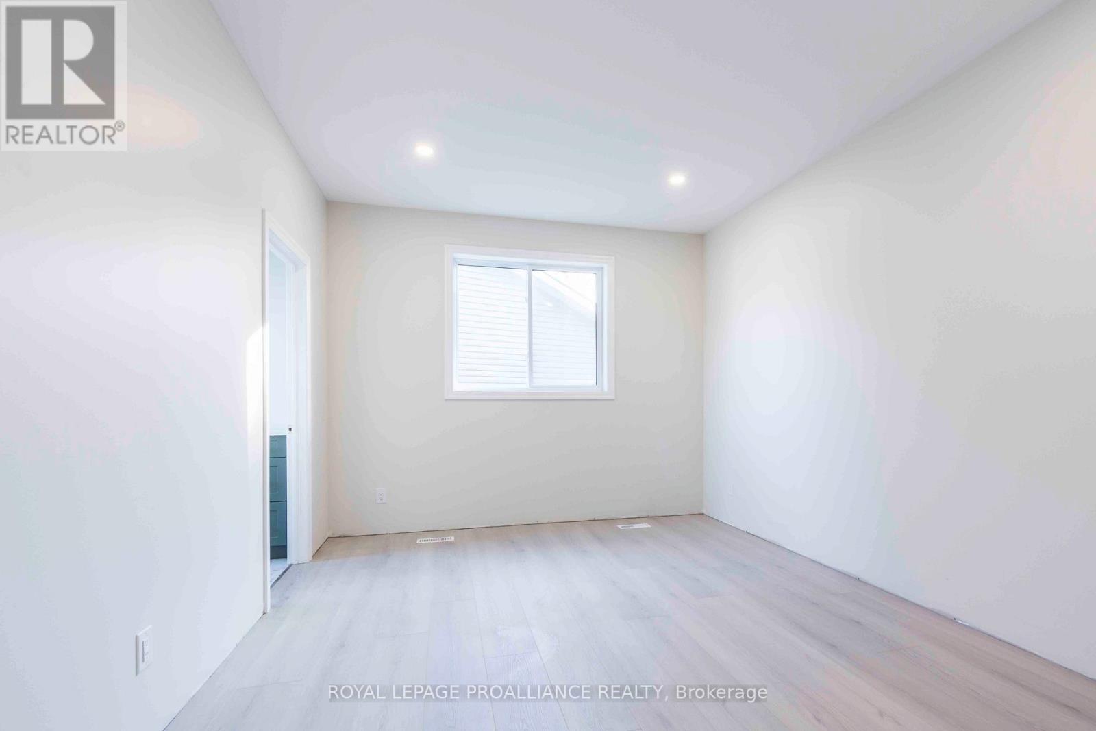 63 Meagan Lane, Quinte West, Ontario K0K 2C0 - Photo 11 - X12117525