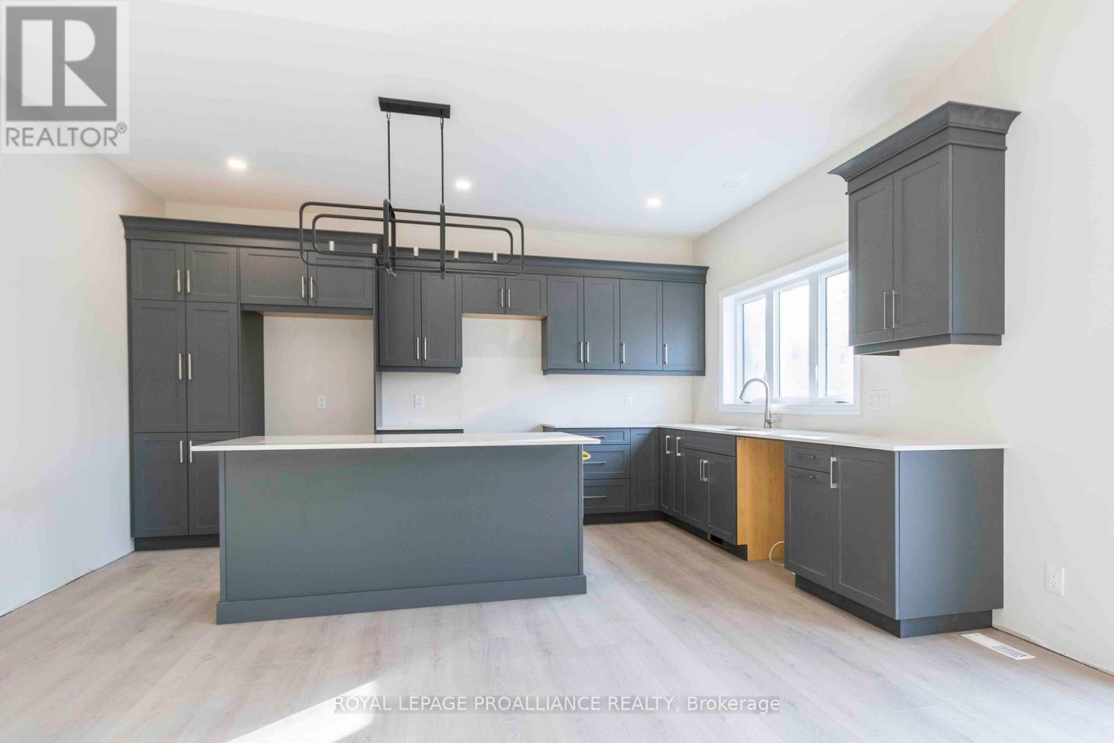 63 Meagan Lane, Quinte West, Ontario K0K 2C0 - Photo 8 - X12117525