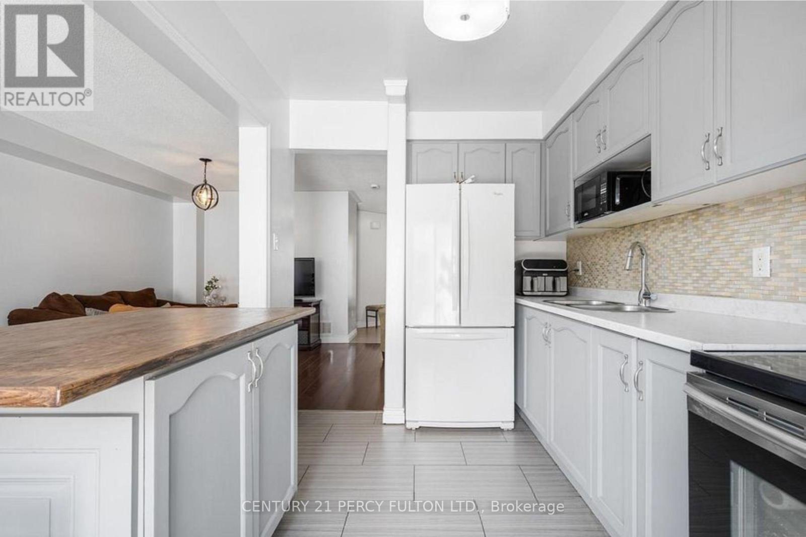 6865 Dillingwood Drive, Mississauga, Ontario  L5N 6Z8 - Photo 12 - W12543418