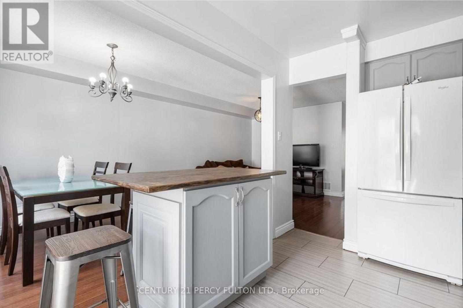 6865 Dillingwood Drive, Mississauga, Ontario  L5N 6Z8 - Photo 13 - W12543418