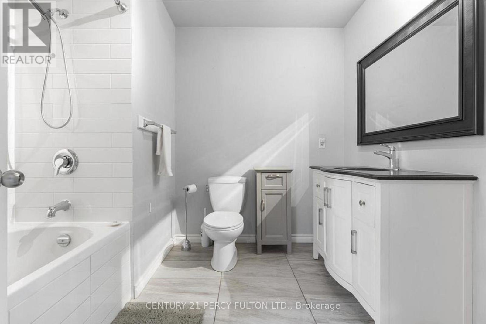 6865 Dillingwood Drive, Mississauga, Ontario  L5N 6Z8 - Photo 19 - W12543418