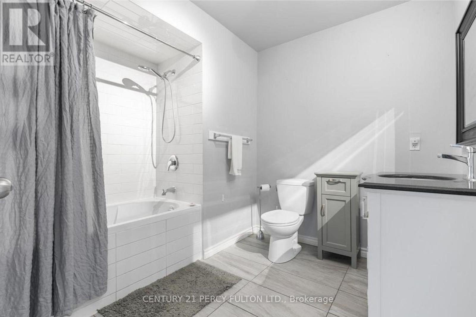 6865 Dillingwood Drive, Mississauga, Ontario  L5N 6Z8 - Photo 18 - W12543418