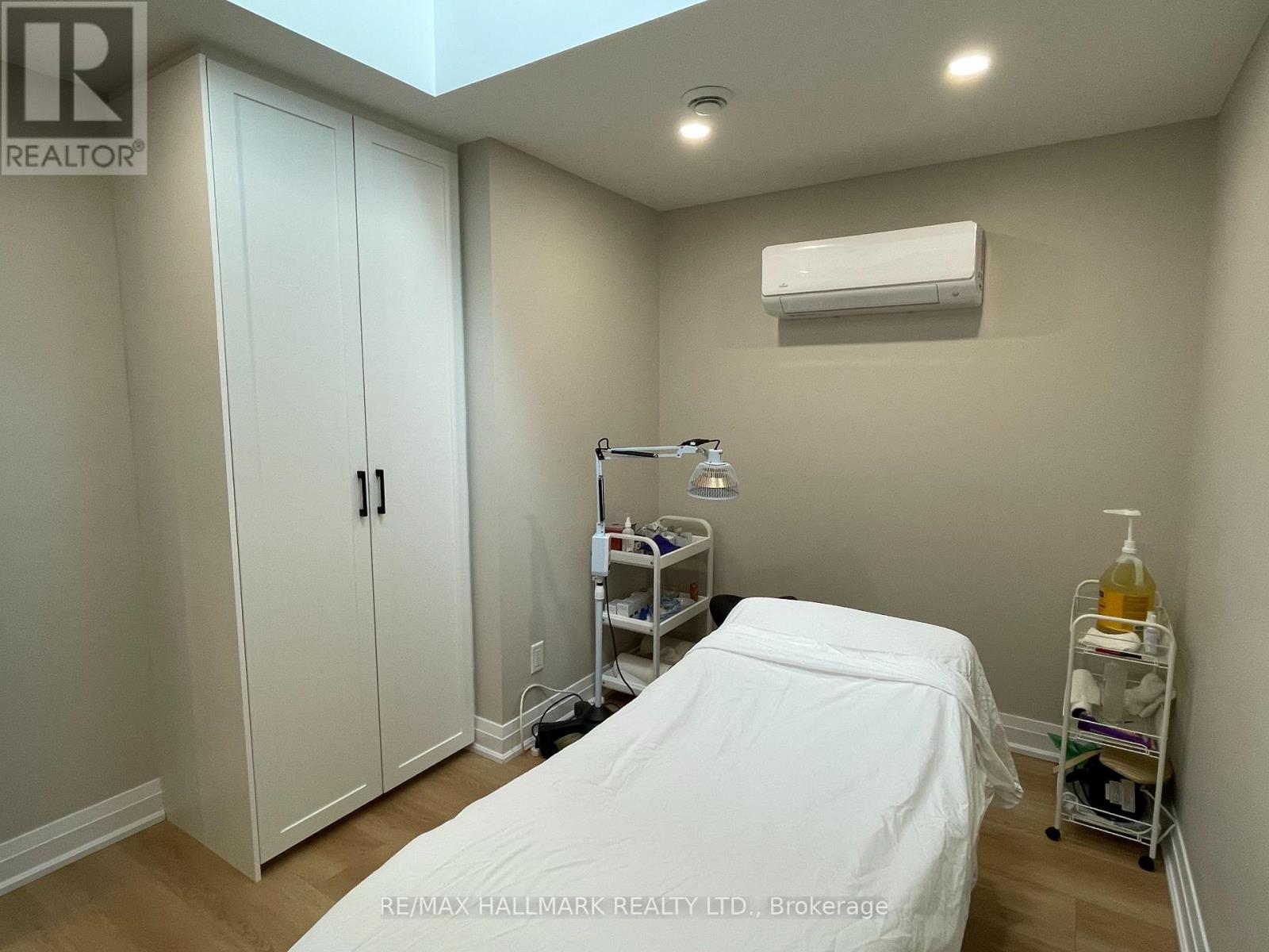 Garden - 45 Northcliffe Boulevard, Toronto, Ontario  M6H 3G9 - Photo 9 - W12545826