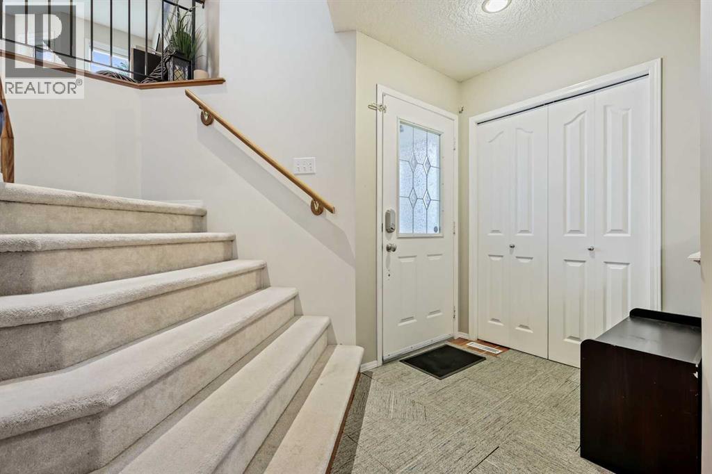 7 Spring View Sw, Calgary, Alberta  T3H 3S7 - Photo 2 - A2242735