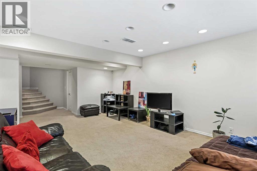 7 Spring View Sw, Calgary, Alberta  T3H 3S7 - Photo 25 - A2242735