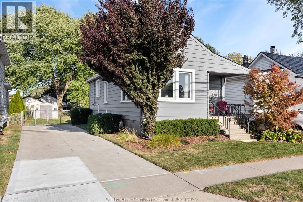 376 Lauzon, Windsor, Ontario N8S 3L9 - Photo 1 - 25028865