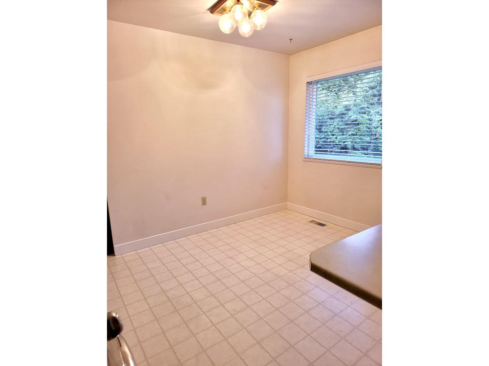 7328 York Crescent, Delta, British Columbia  V4C 4L5 - Photo 5 - R3067194