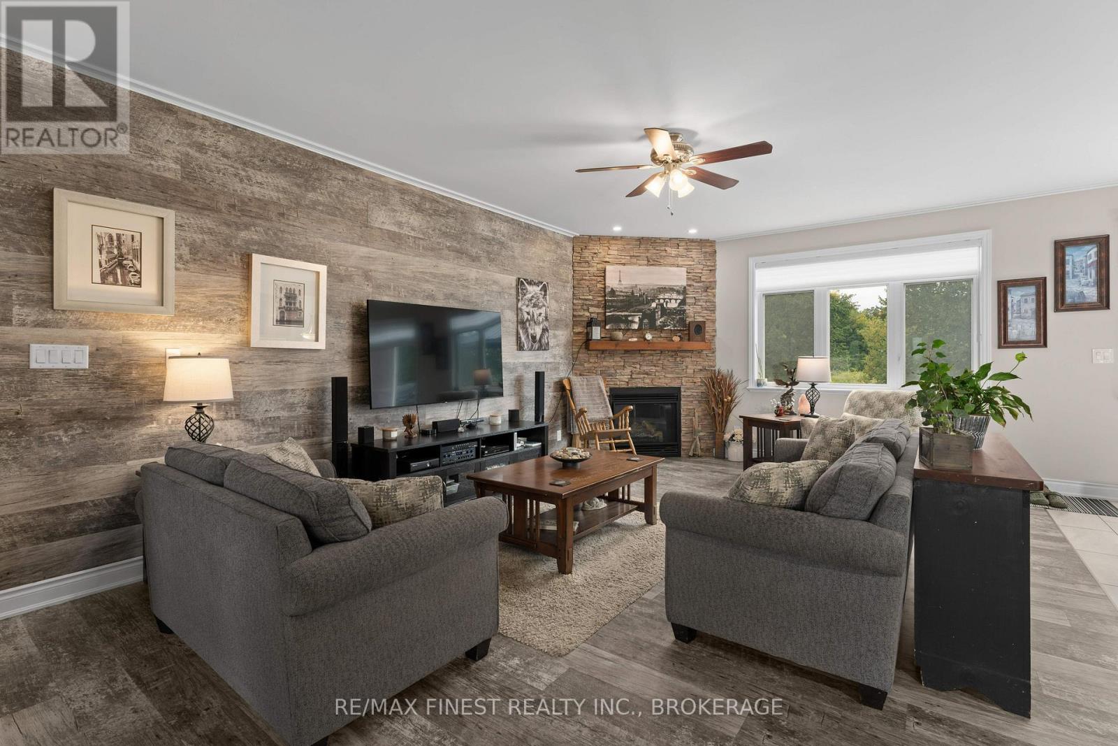 3527 Battersea Road, Frontenac, Ontario  K0H 2H0 - Photo 2 - X12447499