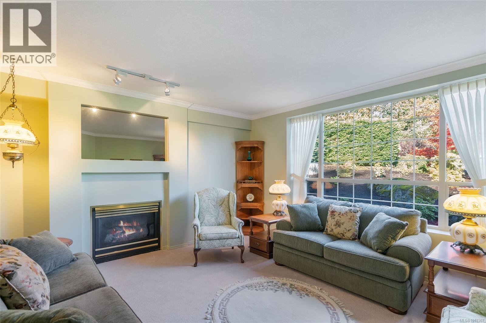 Property at 3285 Hobart Pl image 2