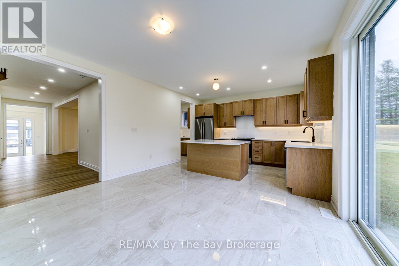 164 Rosanne Circle, Wasaga Beach, Ontario  L9Z 0N1 - Photo 13 - S12546246