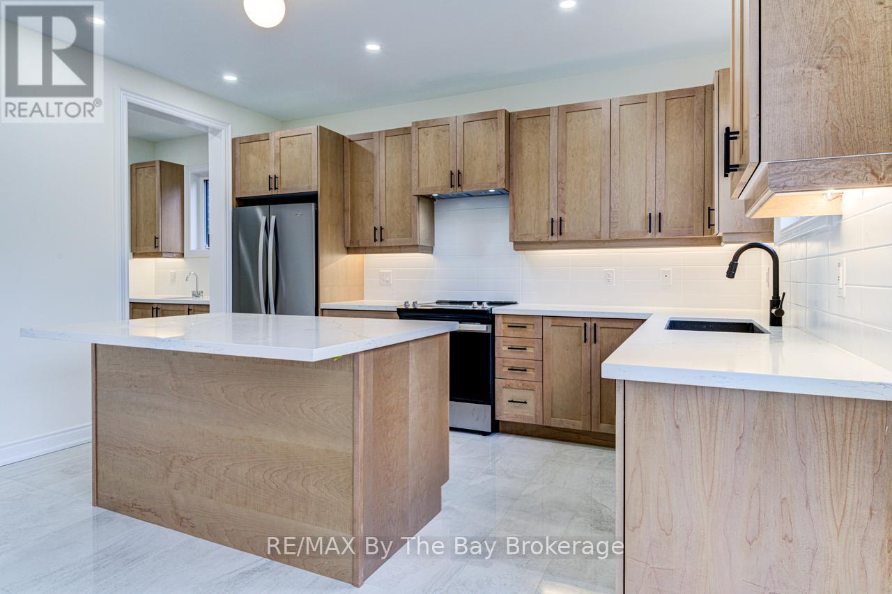 164 Rosanne Circle, Wasaga Beach, Ontario  L9Z 0N1 - Photo 14 - S12546246