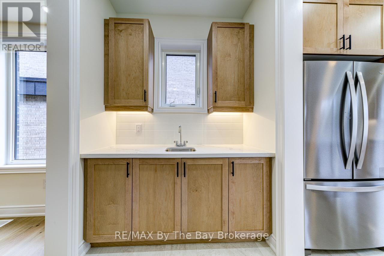 164 Rosanne Circle, Wasaga Beach, Ontario  L9Z 0N1 - Photo 19 - S12546246