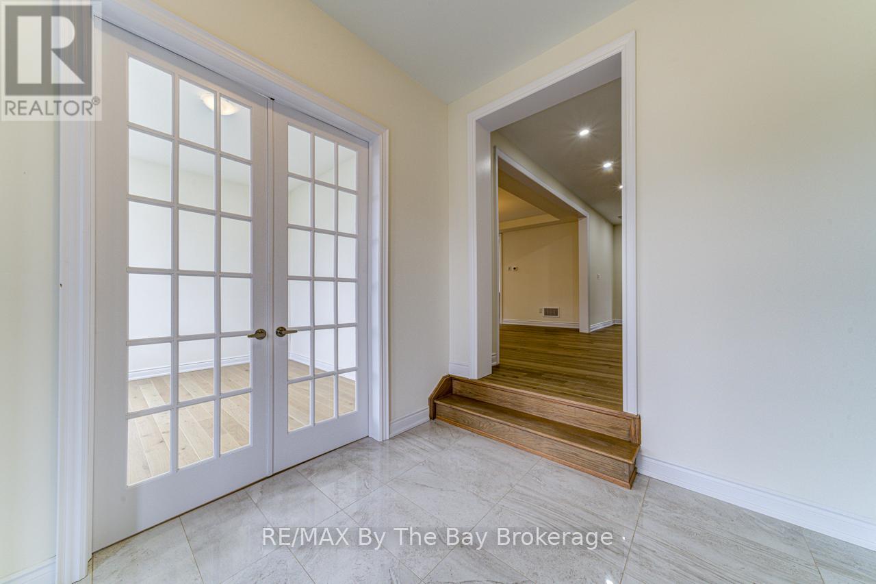 164 Rosanne Circle, Wasaga Beach, Ontario  L9Z 0N1 - Photo 6 - S12546246