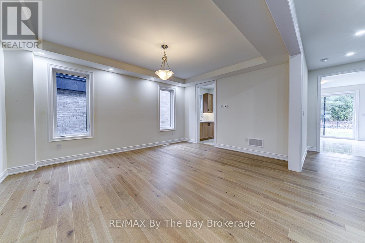 164 Rosanne Circle, Wasaga Beach, Ontario  L9Z 0N1 - Photo 7 - S12546246