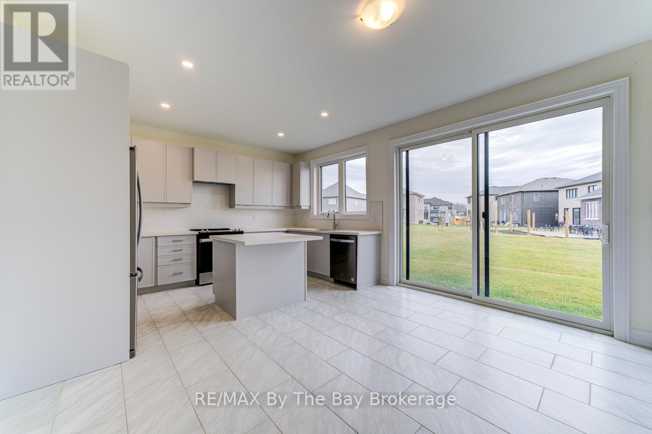 169 Rosanne Circle, Wasaga Beach, Ontario  L9Z 0N1 - Photo 15 - S12546248