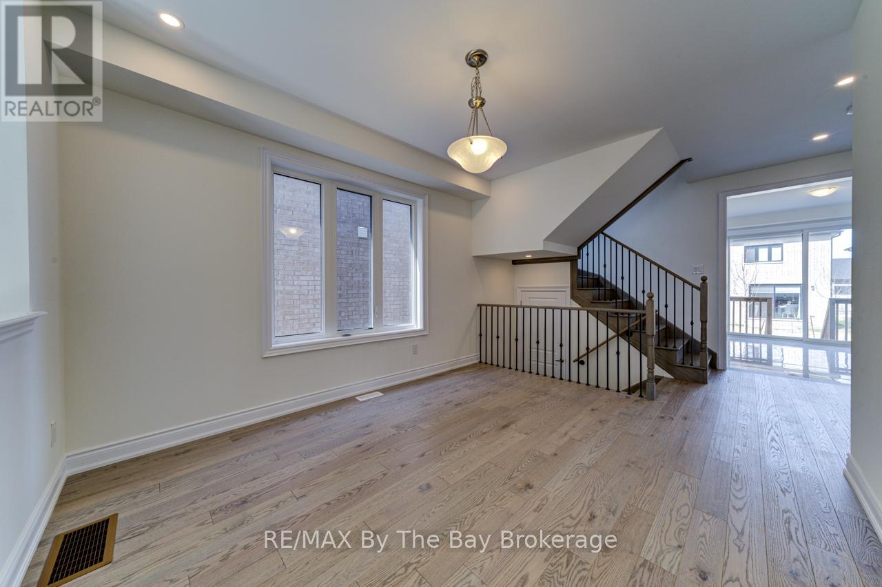 67 Nicort Road, Wasaga Beach, Ontario  L9Z 0N1 - Photo 4 - S12546254