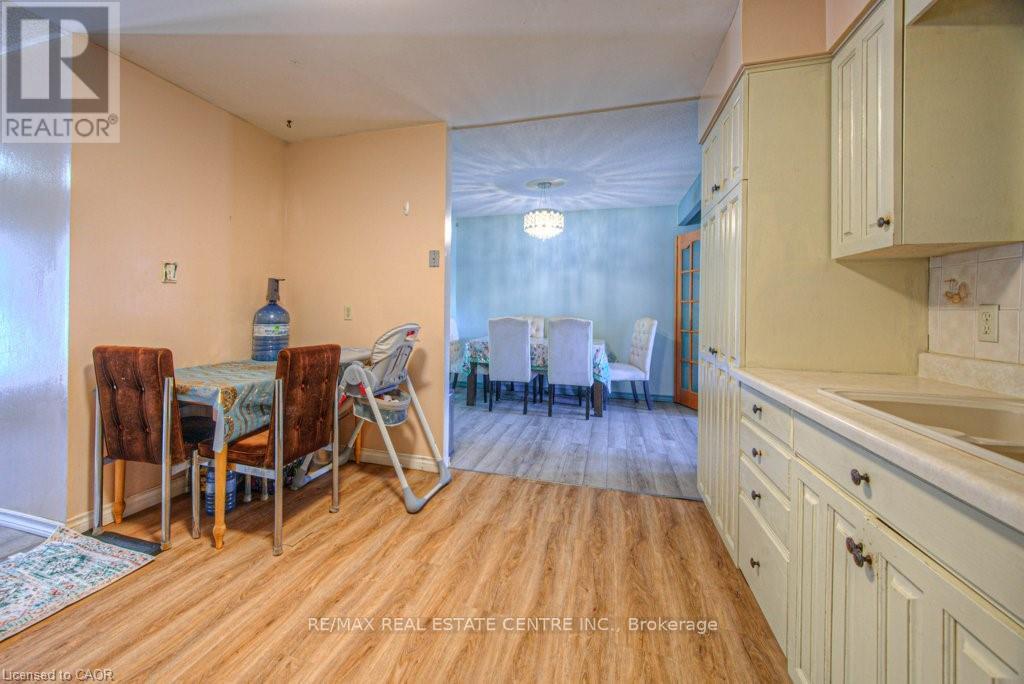 164 Green Valley Drive, Kitchener, Ontario  N2P 1C4 - Photo 10 - X12389258