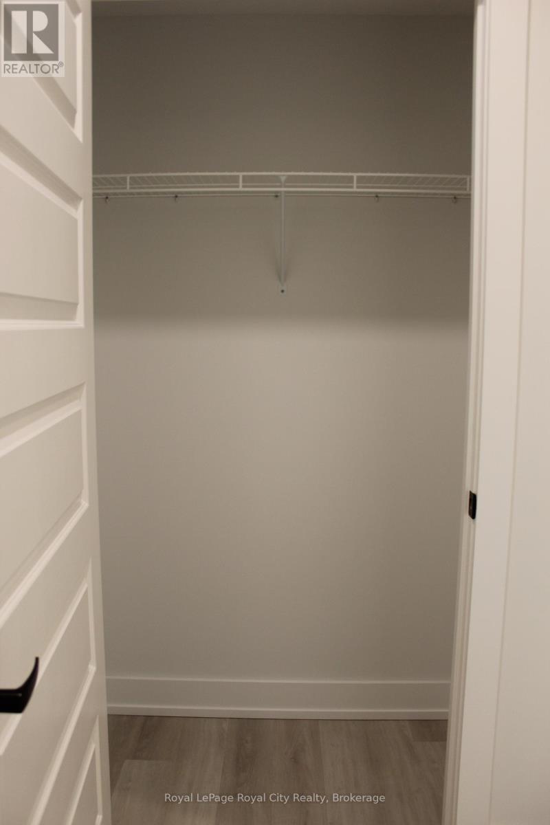 414 - 1100 Lackner Place, Kitchener, Ontario  N2A 0M1 - Photo 3 - X12546278