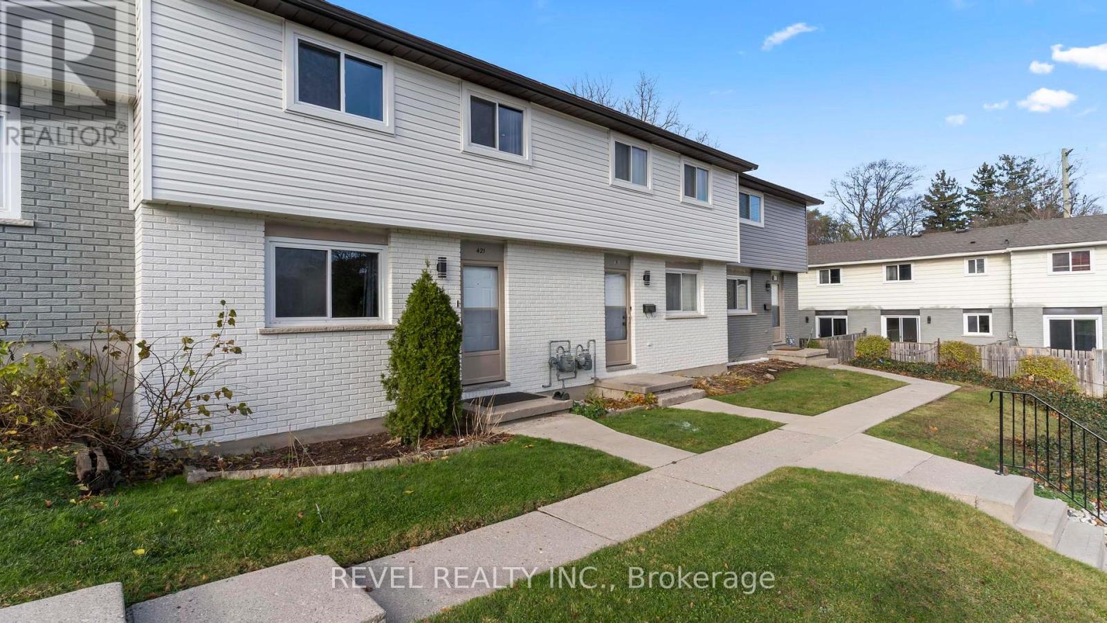 421 Griffith Street, London South, Ontario  N6K 2S3 - Photo 3 - X12546308