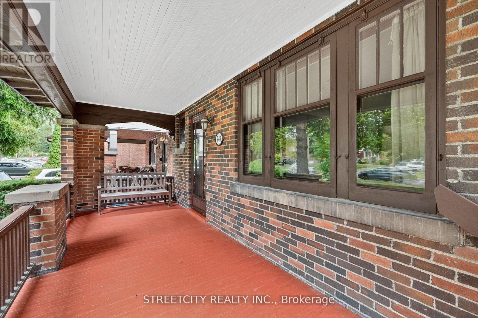 947 Maitland Street, London East, Ontario  N5Y 2X3 - Photo 4 - X12546340