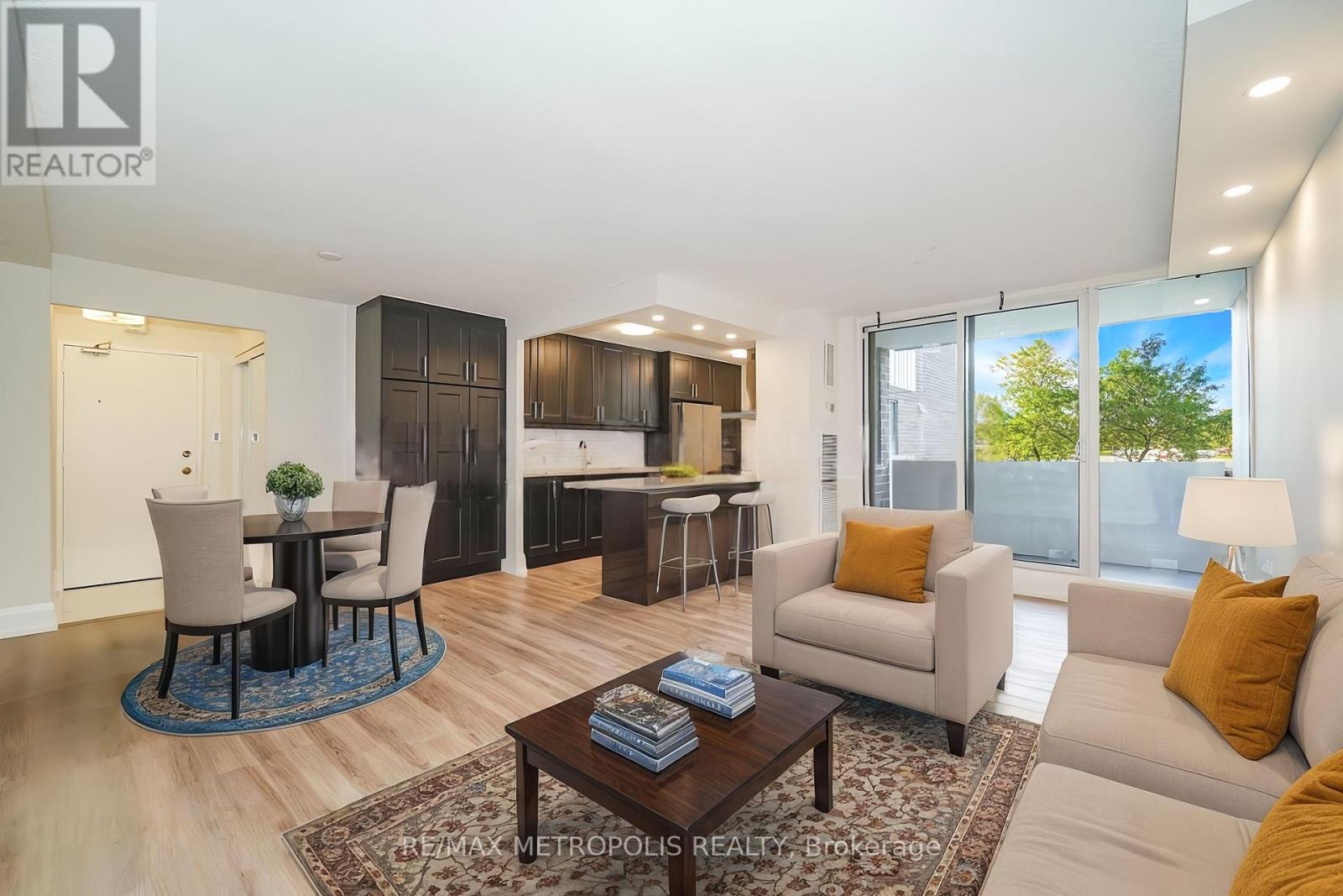 206 - 10 MUIRHEAD ROAD, Toronto, Ontario