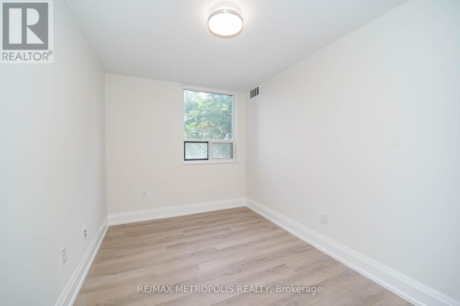 206 - 10 Muirhead Road, Toronto, Ontario  M2J 4P9 - Photo 11 - C12546160