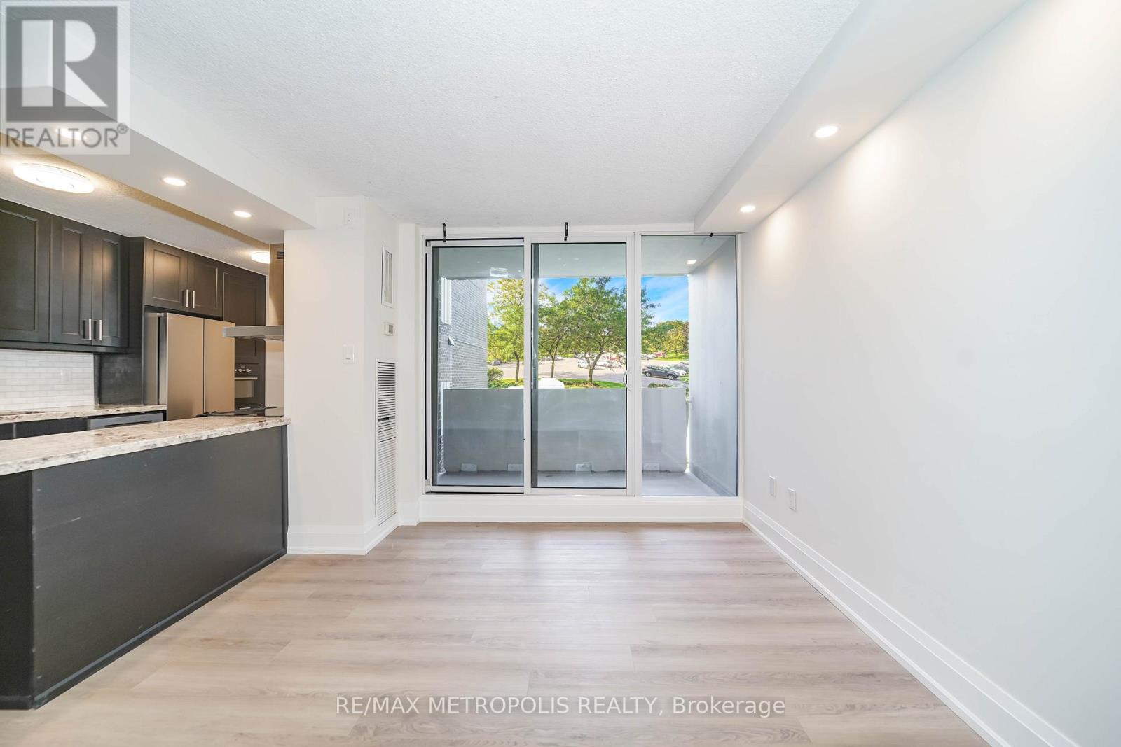 206 - 10 Muirhead Road, Toronto, Ontario  M2J 4P9 - Photo 3 - C12546160