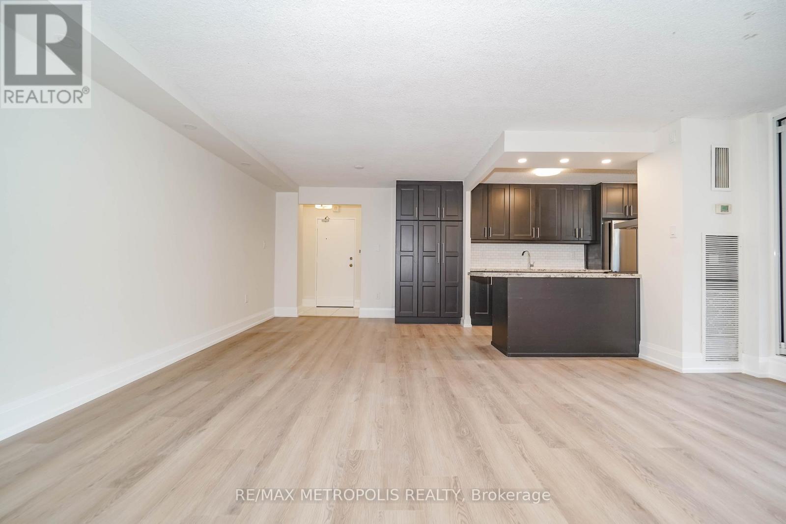 206 - 10 Muirhead Road, Toronto, Ontario  M2J 4P9 - Photo 6 - C12546160