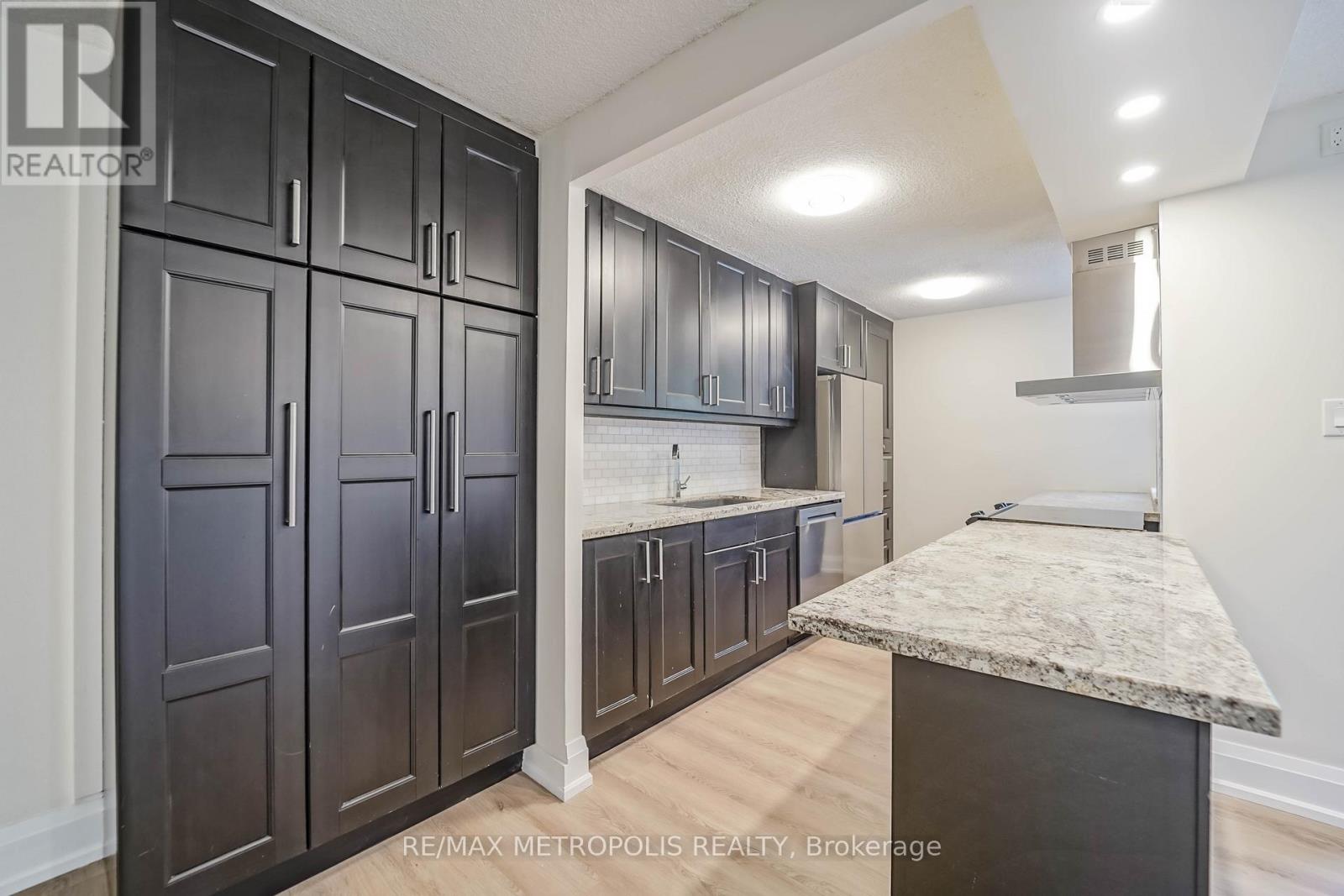 206 - 10 Muirhead Road, Toronto, Ontario  M2J 4P9 - Photo 7 - C12546160