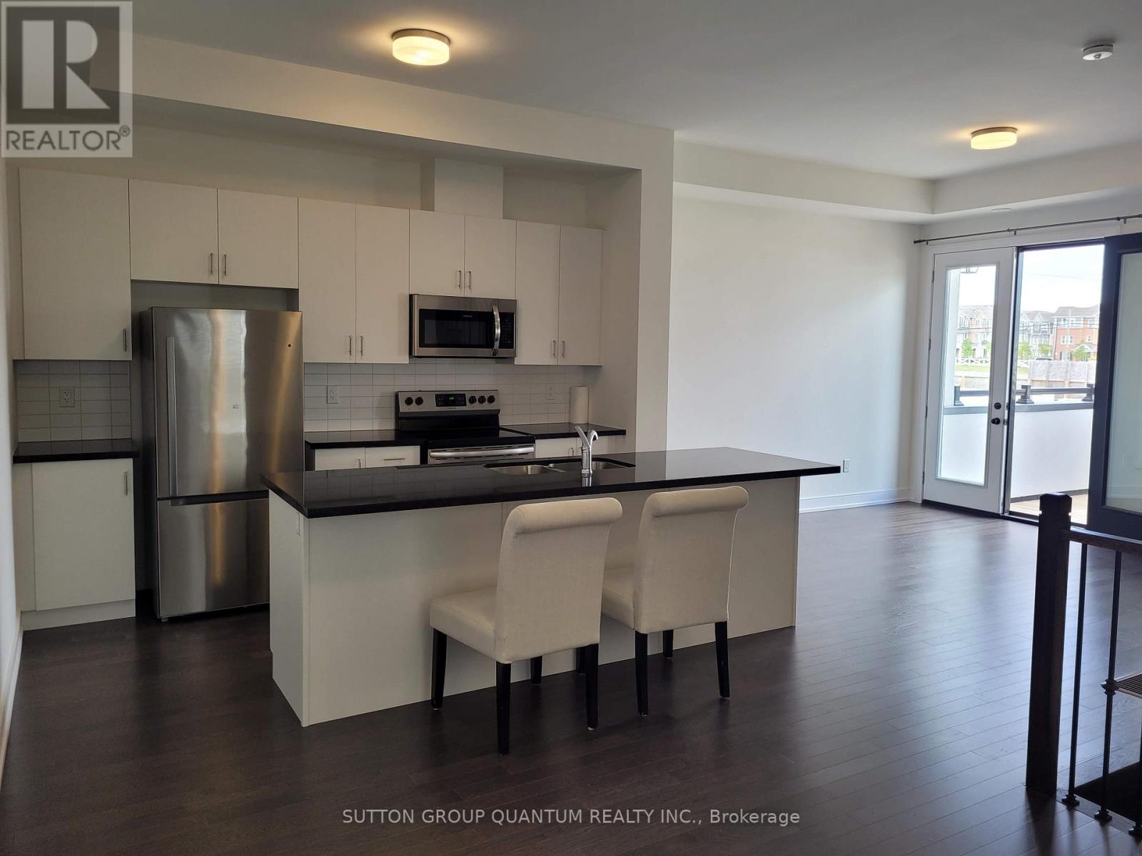 1401 Clarriage Court, Milton, Ontario  L9E 1L6 - Photo 5 - W12545904