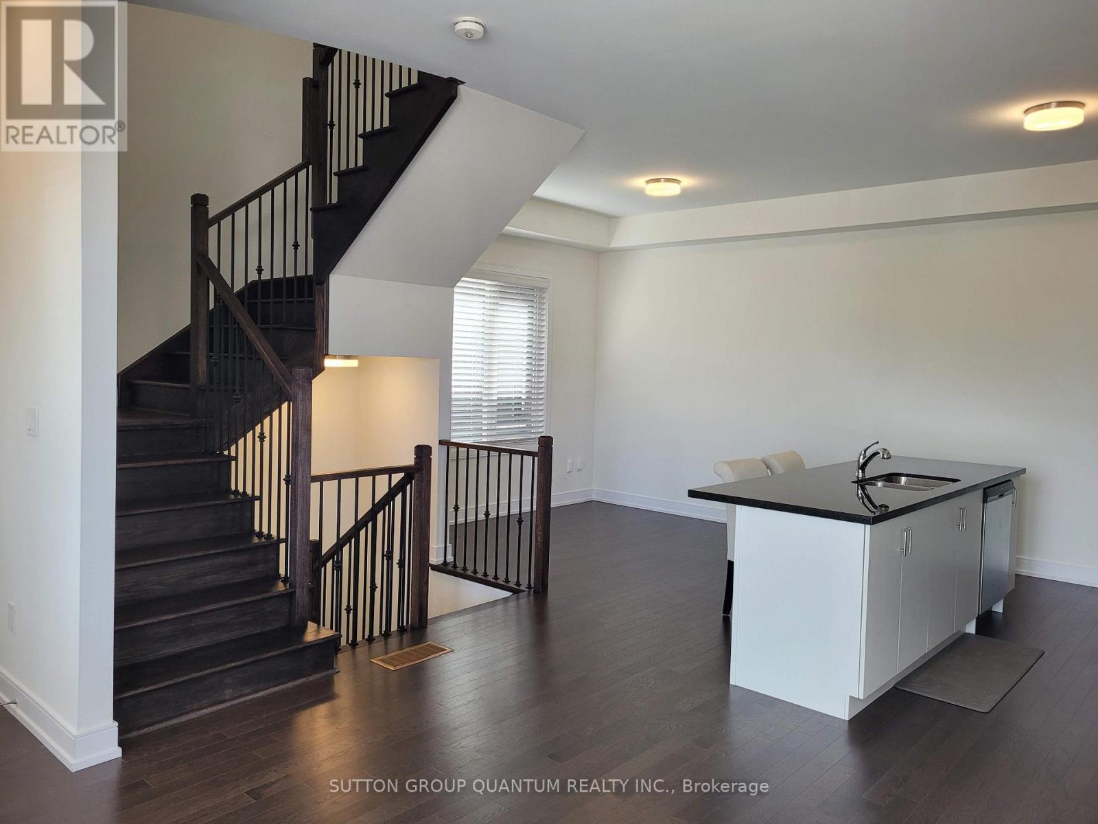 1401 Clarriage Court, Milton, Ontario  L9E 1L6 - Photo 7 - W12545904