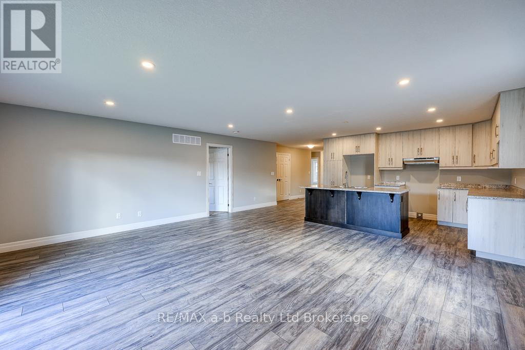 129 Lossing Drive, Norwich, Ontario N0J 1P0 - Photo 10 - X12546322