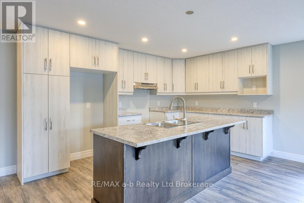 129 Lossing Drive, Norwich, Ontario N0J 1P0 - Photo 11 - X12546322