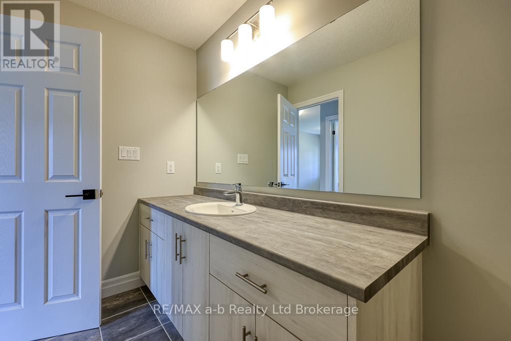 129 Lossing Drive, Norwich, Ontario N0J 1P0 - Photo 15 - X12546322