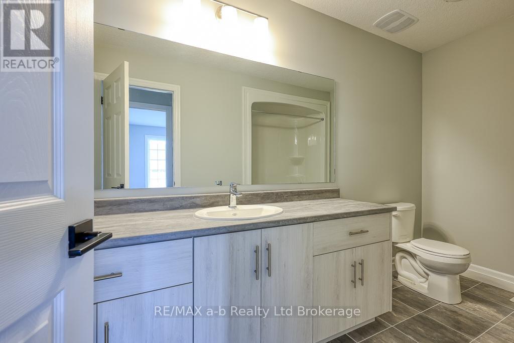 129 Lossing Drive, Norwich, Ontario N0J 1P0 - Photo 16 - X12546322