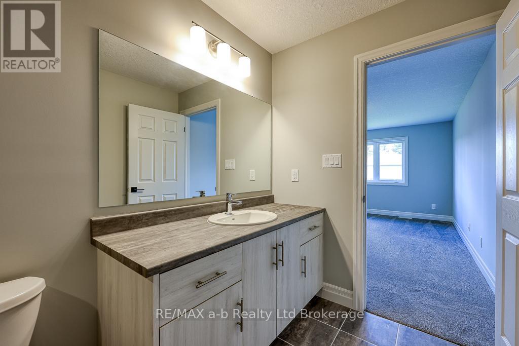 129 Lossing Drive, Norwich, Ontario N0J 1P0 - Photo 19 - X12546322