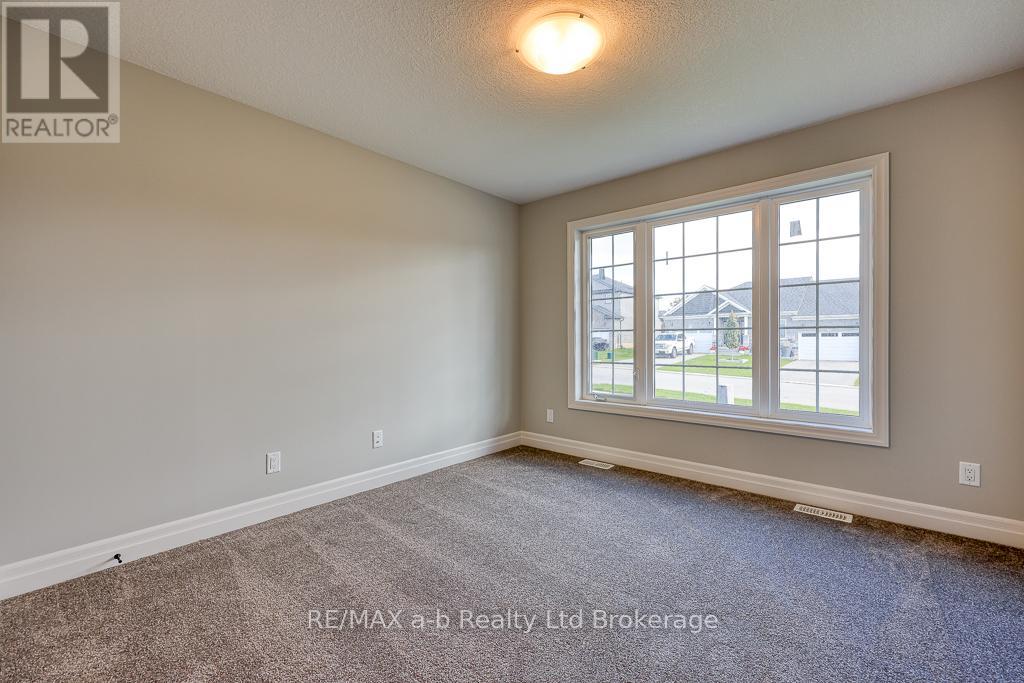 129 Lossing Drive, Norwich, Ontario N0J 1P0 - Photo 20 - X12546322