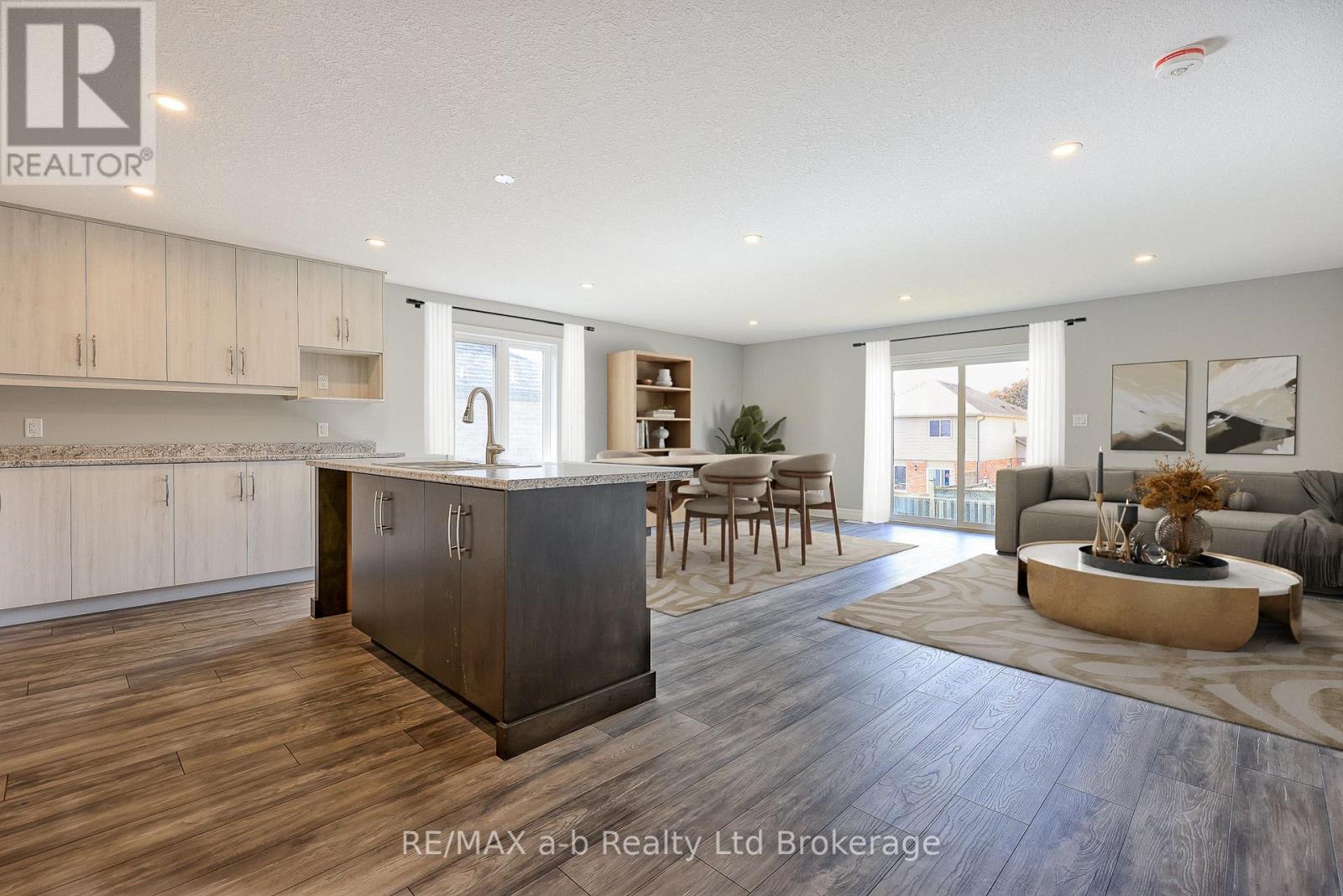 129 Lossing Drive, Norwich, Ontario N0J 1P0 - Photo 3 - X12546322