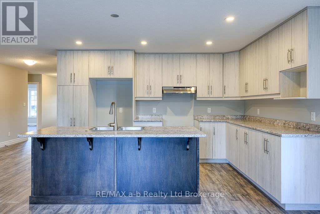 129 Lossing Drive, Norwich, Ontario N0J 1P0 - Photo 8 - X12546322