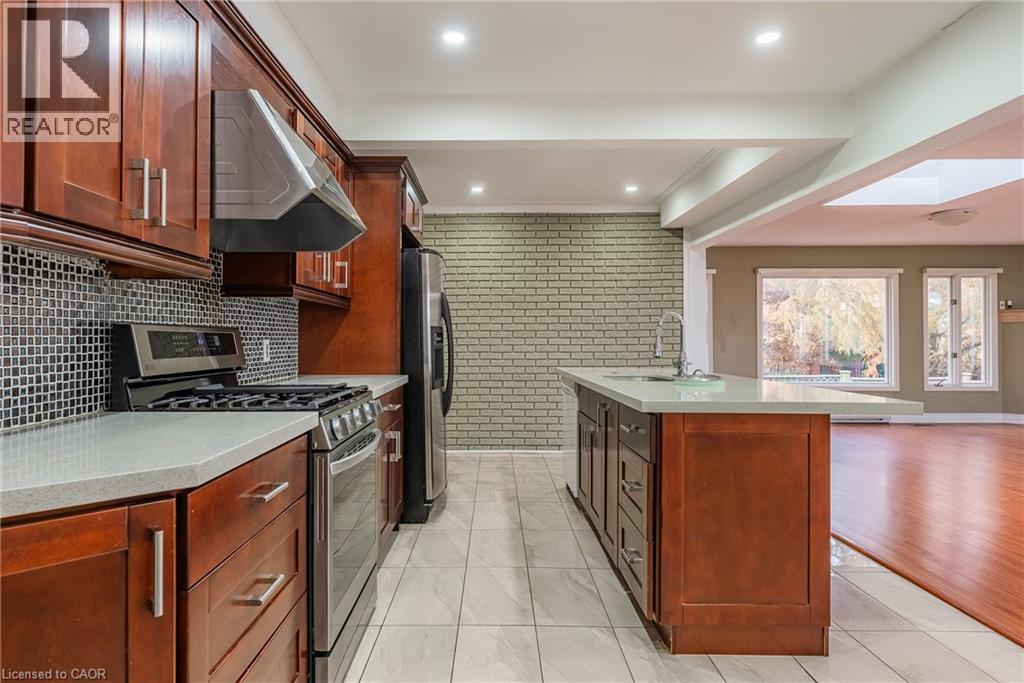 1242 Rebecca Street, Oakville, Ontario L6L 1Z2 - Photo 4 - 40788370