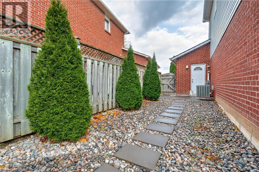 2197 Donald Road, Burlington, Ontario L7M 3R8 - Photo 38 - 40788265