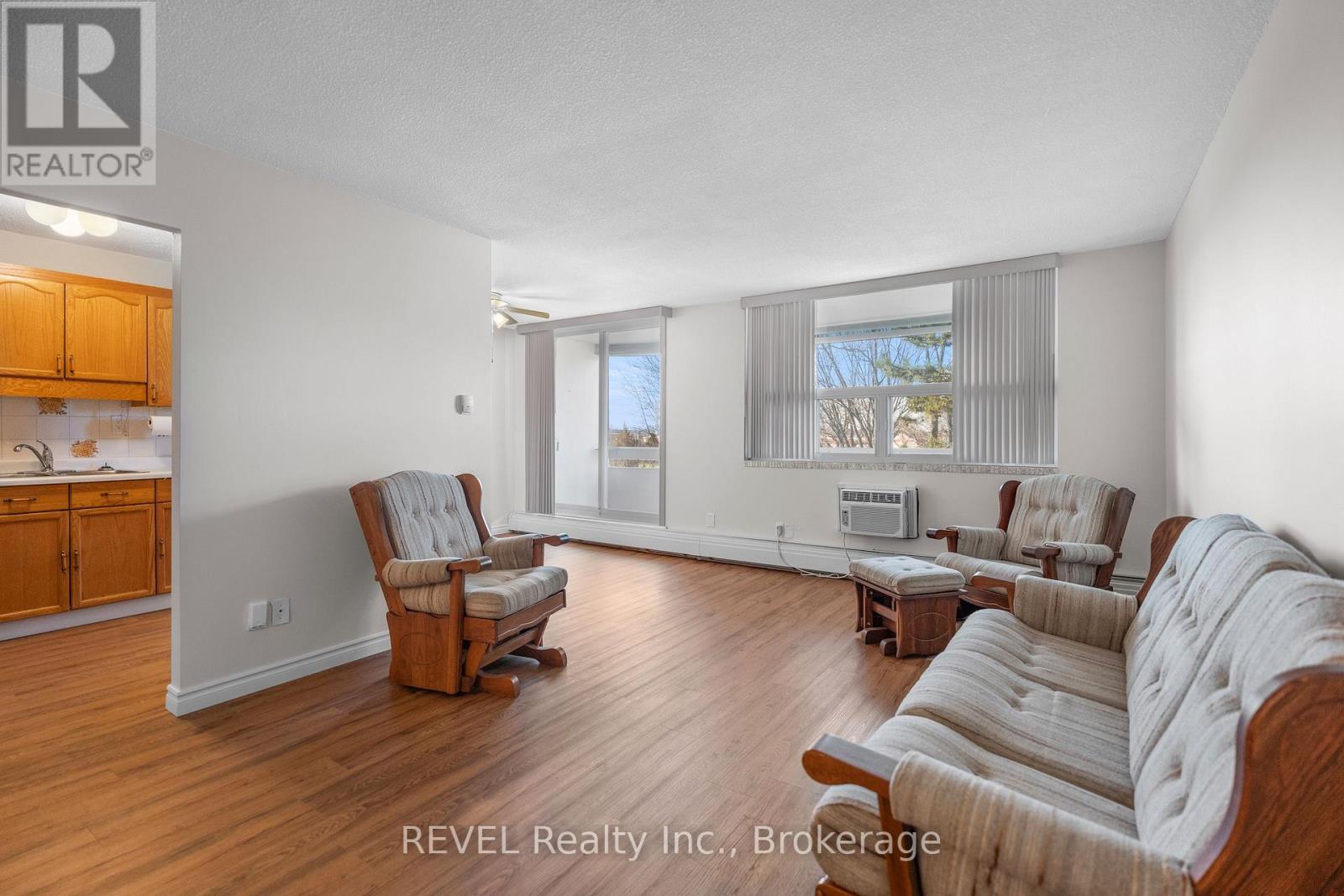 411 - 365 Geneva Street, St. Catharines, Ontario L2N 5S7 - Photo 5 - X12546372