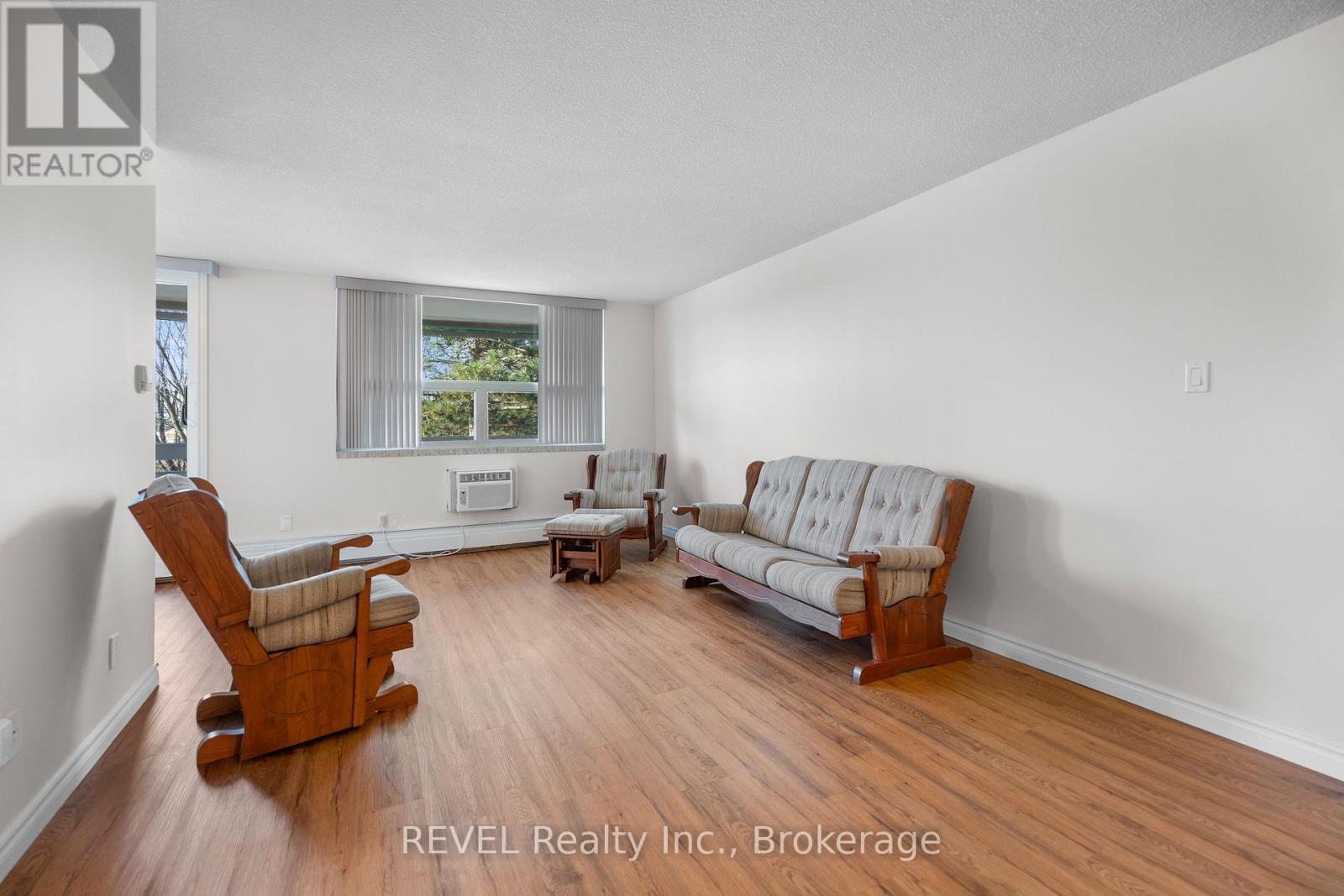 411 - 365 Geneva Street, St. Catharines, Ontario L2N 5S7 - Photo 6 - X12546372