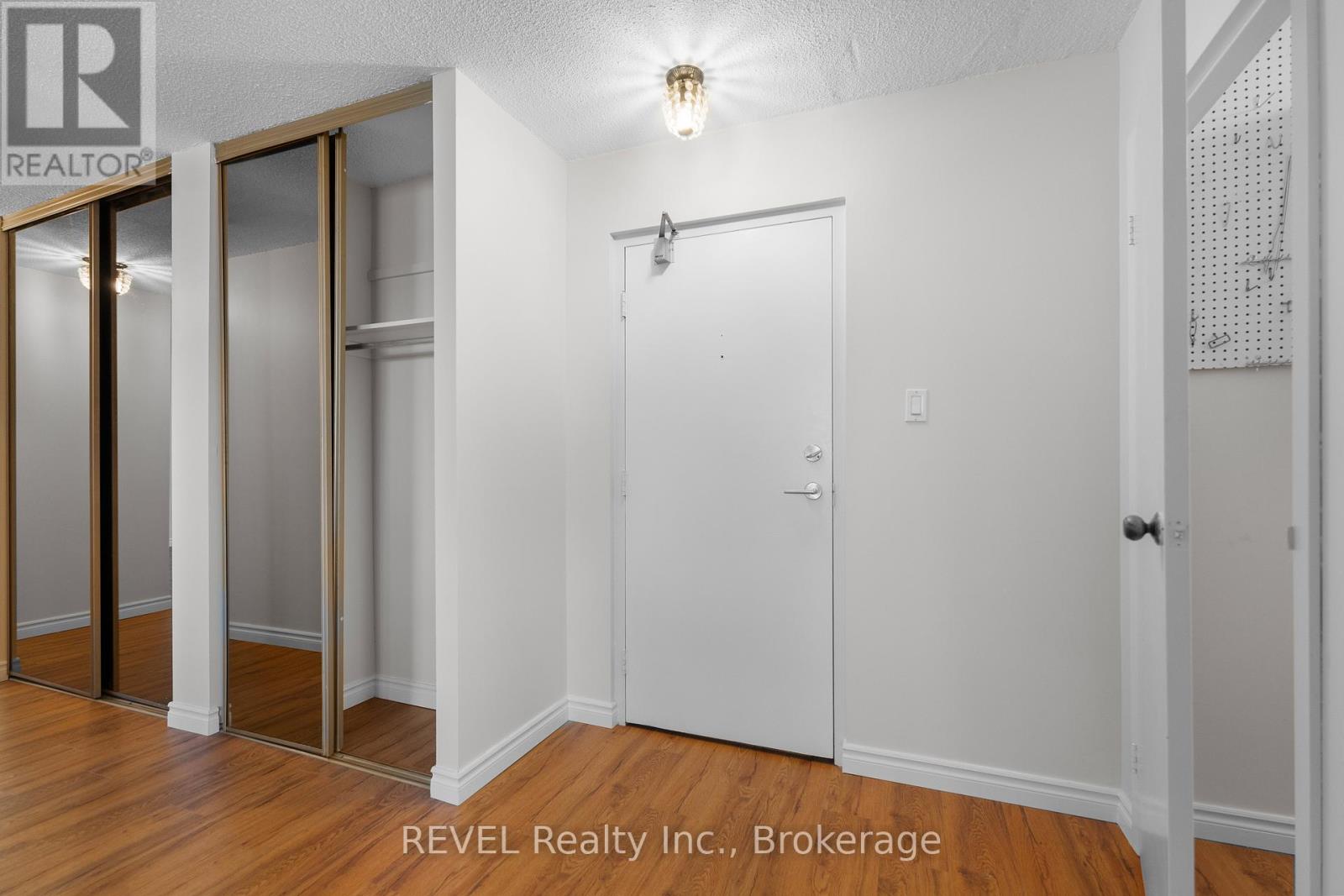 411 - 365 Geneva Street, St. Catharines, Ontario L2N 5S7 - Photo 7 - X12546372